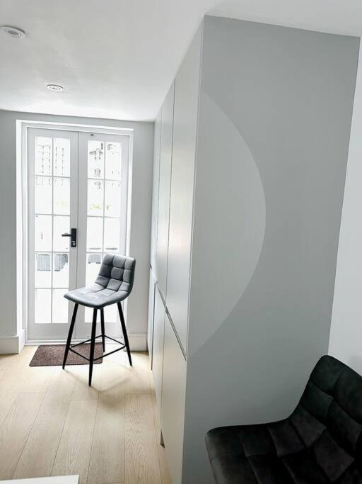 Apartamento Londwell, Luxe And Leaves, Chelsea Flat With Private Garden Londres Exterior foto