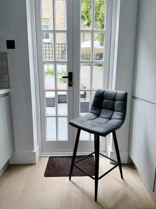 Apartamento Londwell, Luxe And Leaves, Chelsea Flat With Private Garden Londres Exterior foto